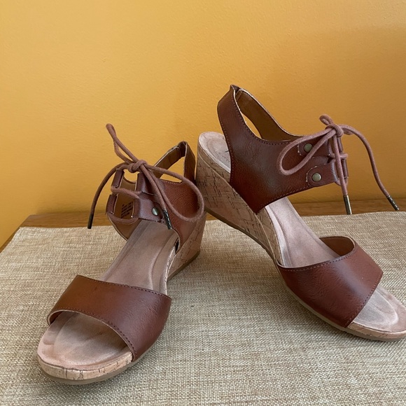 Wedge Sandals - Picture 1 of 5
